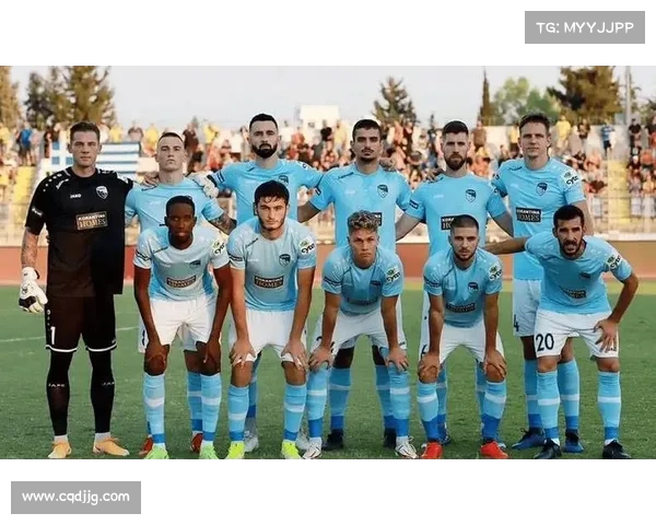 奥林匹亚科斯如何通过战术创新与球队管理维持希腊联赛霸主地位